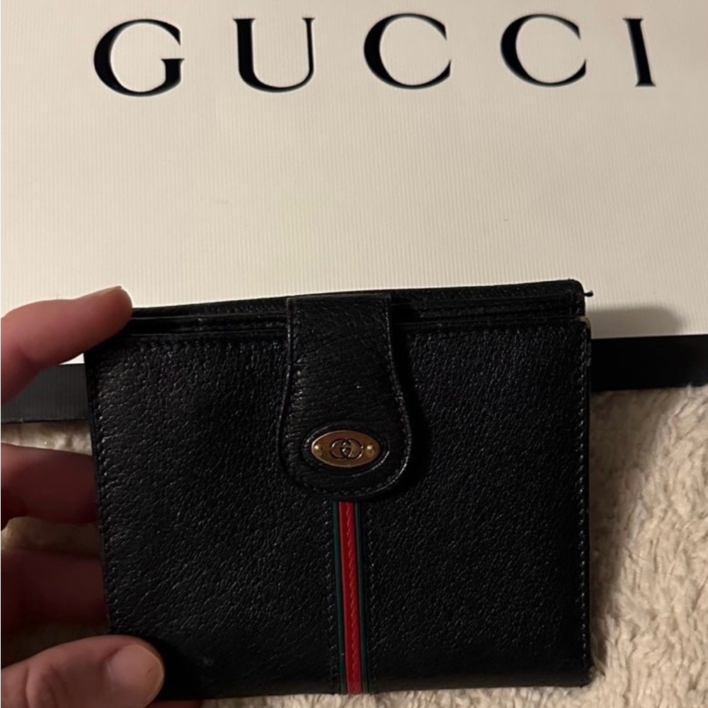 Authenticated Gucci wallet